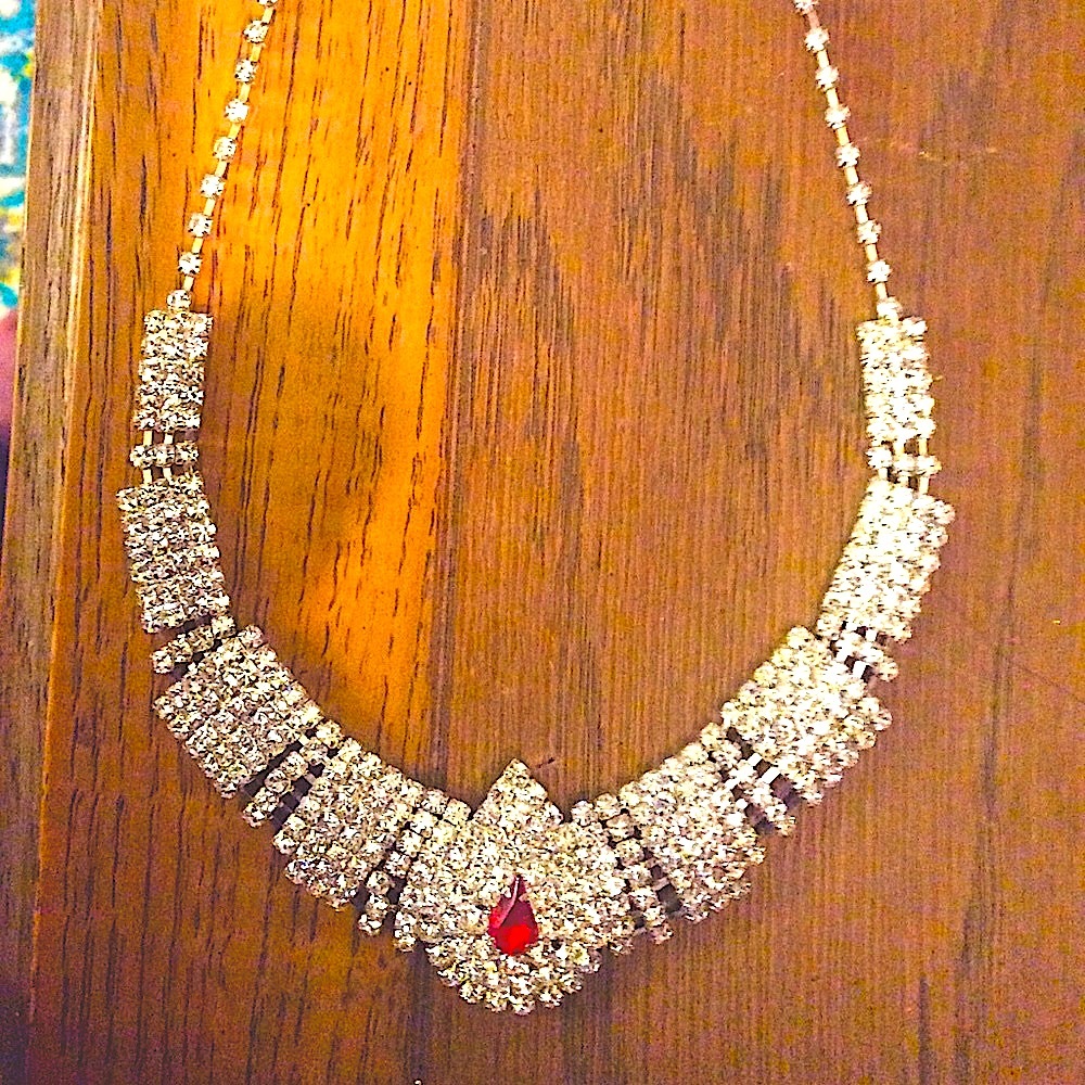 Vintage Elegant Silver and Red Necklace